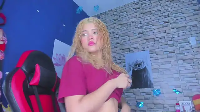 sofiacastillo01 online show from 02-22-25, 12:40