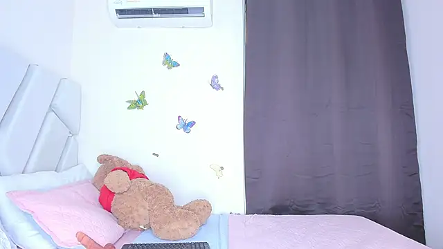 sofiacastillo01 online show from 02-28-26, 02:18