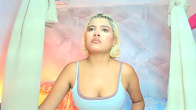 sofiacastillo01 online show from 07-17-26, 02:34