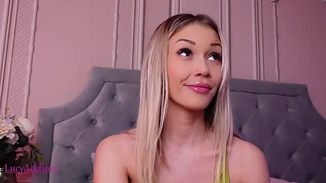 Snapshot of LucyAddison chatting on 11-09-25, 04:33 LucyAddison online show from 11-09-25, 04:33