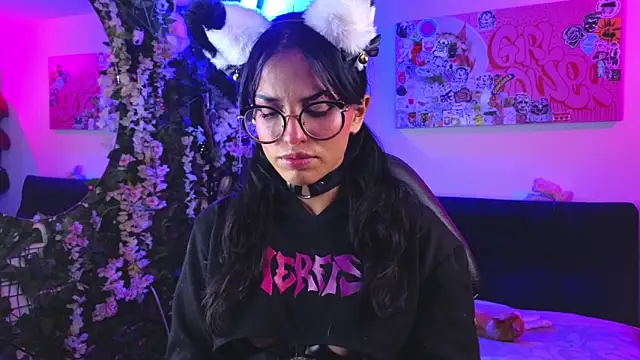 Snapshot of Dann_dan chatting on 02-11-26, 05:01 Dann dan online show from 02-11-26, 05:01