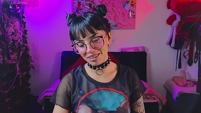 Snapshot of Dann_dan chatting on 03-05-26, 04:30 Dann dan online show from 03-05-26, 04:30