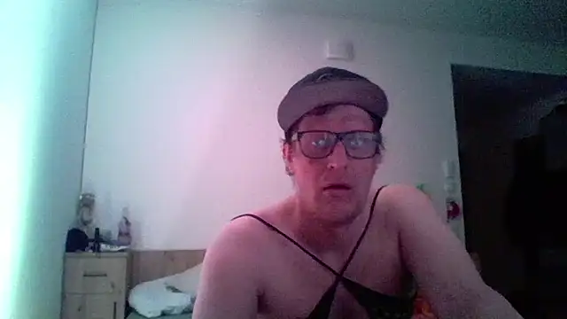 Bigthroaterboy online show from 04-05-26, 08:06
