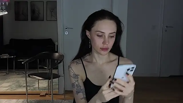 Snapshot of Sara_Tranquil chatting on 11-18-25, 09:30 Sara Tranquil online show from 11-18-25, 09:30