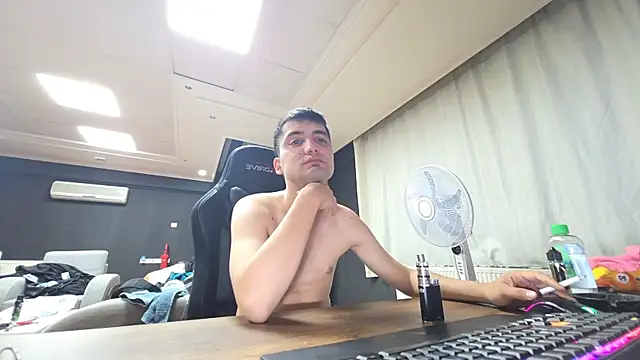 Snapshot of istebenboylebiradamim chatting on 10-28-25, 06:54 istebenboylebiradamim online show from 10-28-25, 06:54