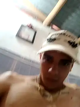 Snapshot of Restrepo300 chatting on 09-11-25, 04:18 Restrepo300 online show from 09-11-25, 04:18