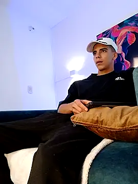 Snapshot of Restrepo300 chatting on 03-18-26, 06:55 Restrepo300 online show from 03-18-26, 06:55