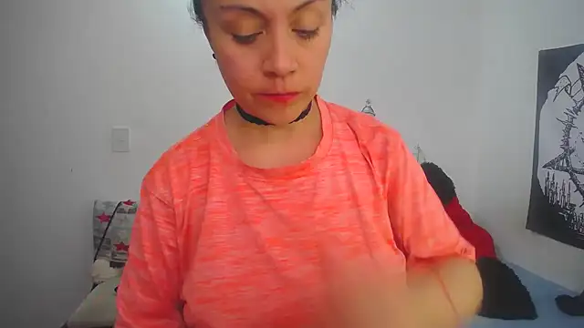 Snapshot of lili_peach chatting on 02-25-25, 07:14 lili peach online show from 02-25-25, 07:14