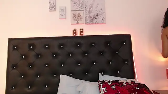 Snapshot of ariellaferra_ chatting on 03-04-25, 07:43 ariellaferra online show from 03-04-25, 07:43