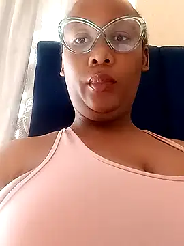 Snapshot of NippleMilkXx chatting on 10-25-25, 07:27 NippleMilkXx online show from 10-25-25, 07:27