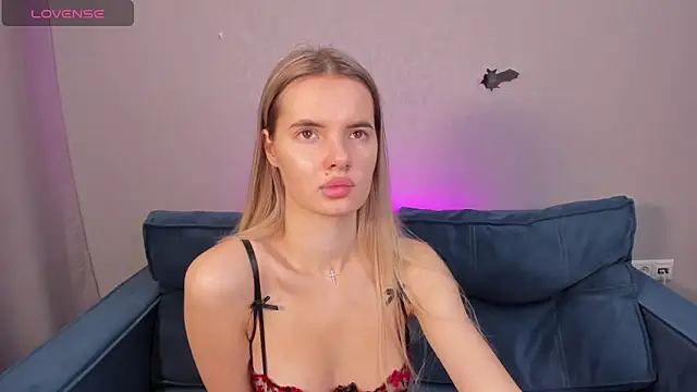 Snapshot of Erika_Carpenter chatting on 01-14-25, 12:11 Erika Carpenter online show from 01-14-25, 12:11