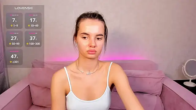 Snapshot of Erika_Carpenter chatting on 03-08-25, 12:00 Erika Carpenter online show from 03-08-25, 12:00