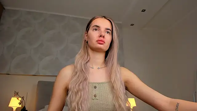 Snapshot of Erika_Carpenter chatting on 11-07-25, 11:38 Erika Carpenter online show from 11-07-25, 11:38