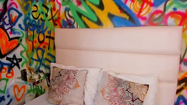 Liana Bernocchi online show from 12-22-25, 08:50