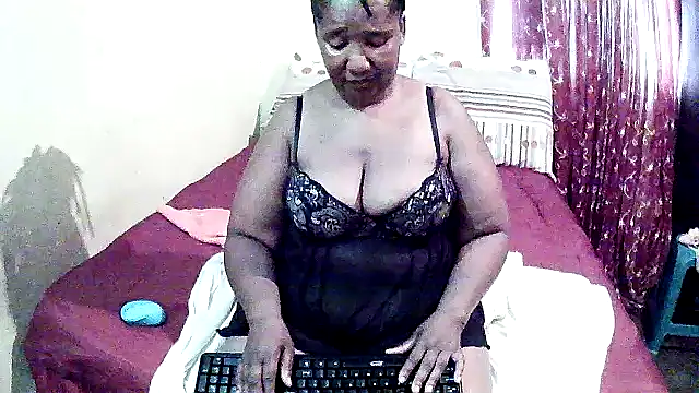 Snapshot of Pinkpussyxx chatting on 01-28-25, 08:47 Pinkpussyxx online show from 01-28-25, 08:47