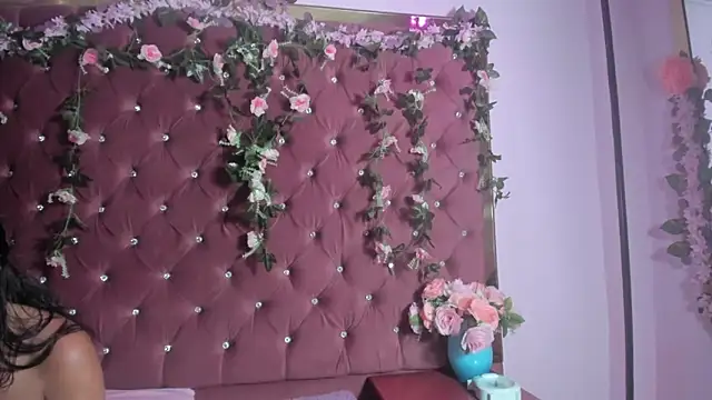 Snapshot of MaddyHudson chatting on 06-12-26, 09:25 MaddyHudson online show from 06-12-26, 09:25