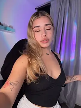 Snapshot of JoselinFlower_ chatting on 05-25-26, 12:49 JoselinFlower online show from 05-25-26, 12:49