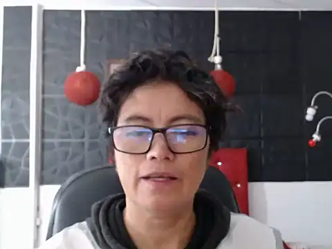 Snapshot of ShaneLeux chatting on 09-26-25, 01:42 ShaneLeux online show from 09-26-25, 01:42
