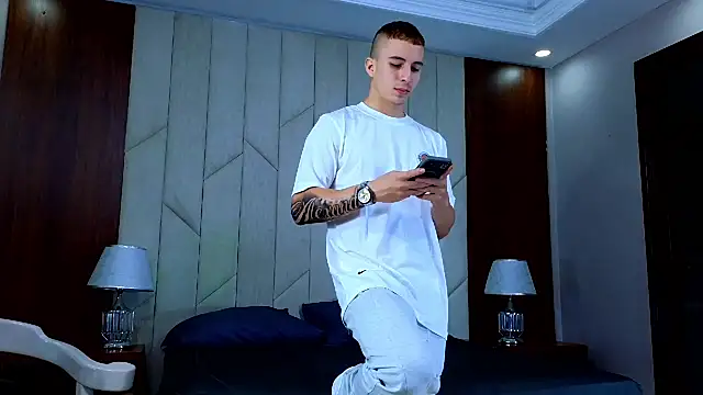 Snapshot of AsmodeoCox chatting on 12-10-24, 01:11 AsmodeoCox online show from 12-10-24, 01:11