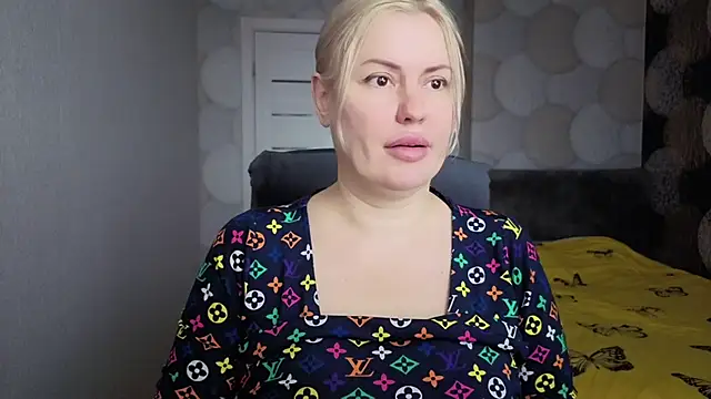Snapshot of natusik chatting on 05-10-26, 03:12 natusik online show from 05-10-26, 03:12