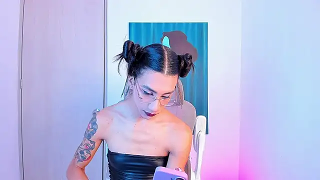 sofiaa grey  online show from 04-21-26, 04:01