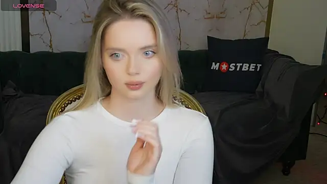 Snapshot of Cassy-Celestial_ chatting on 12-16-24, 02:47 Cassy-Celestial online show from 12-16-24, 02:47