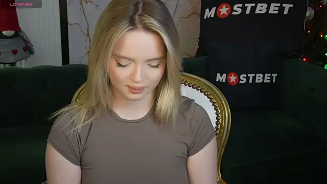 Snapshot of Cassy-Celestial_ chatting on 12-19-24, 03:18 Cassy-Celestial online show from 12-19-24, 03:18