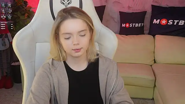 Snapshot of Cassy-Celestial_ chatting on 12-22-24, 12:07 Cassy-Celestial online show from 12-22-24, 12:07