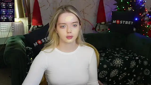 Snapshot of Cassy-Celestial_ chatting on 12-22-24, 11:52 Cassy-Celestial online show from 12-22-24, 11:52