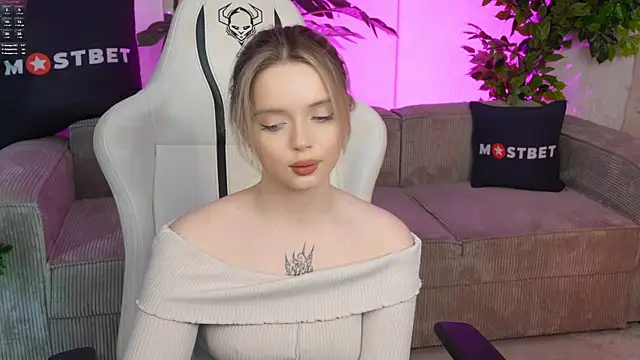 Snapshot of Cassy-Celestial_ chatting on 12-27-24, 02:36 Cassy-Celestial online show from 12-27-24, 02:36