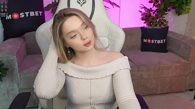 Snapshot of Cassy-Celestial_ chatting on 12-27-24, 05:42 Cassy-Celestial online show from 12-27-24, 05:42