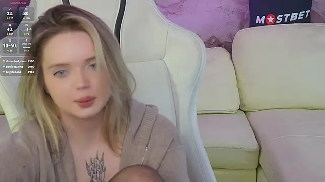 Snapshot of Cassy-Celestial_ chatting on 01-09-25, 05:55 Cassy-Celestial online show from 01-09-25, 05:55