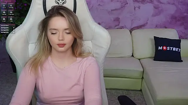 Snapshot of Cassy-Celestial_ chatting on 01-12-25, 02:56 Cassy-Celestial online show from 01-12-25, 02:56