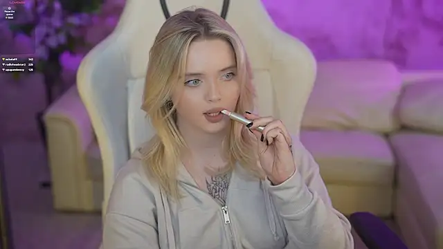 Snapshot of Cassy-Celestial_ chatting on 02-28-25, 06:32 Cassy-Celestial online show from 02-28-25, 06:32