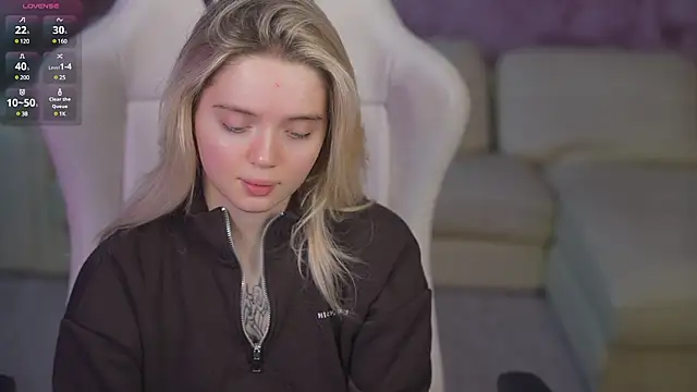 Snapshot of Cassy-Celestial_ chatting on 03-09-25, 11:56 Cassy-Celestial online show from 03-09-25, 11:56