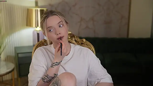 Snapshot of Cassy-Celestial_ chatting on 03-20-25, 03:45 Cassy-Celestial online show from 03-20-25, 03:45