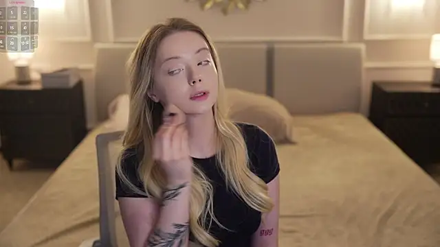 Snapshot of Cassy-Celestial_ chatting on 09-12-25, 04:23 Cassy-Celestial online show from 09-12-25, 04:23