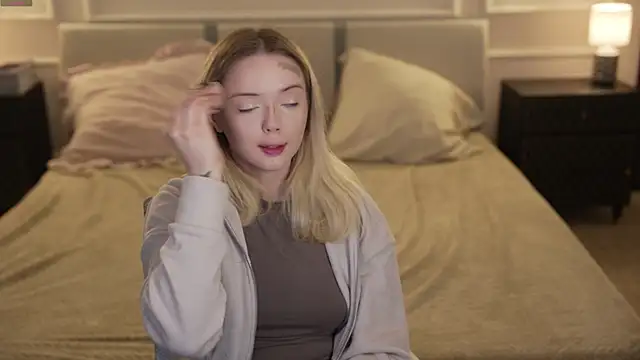 Snapshot of Cassy-Celestial_ chatting on 09-14-25, 04:55 Cassy-Celestial online show from 09-14-25, 04:55