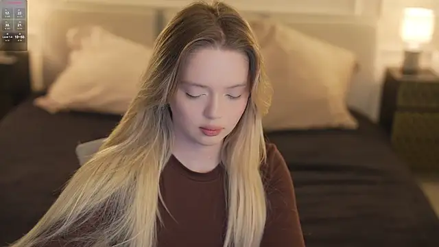 Snapshot of Cassy-Celestial_ chatting on 10-23-25, 04:12 Cassy-Celestial online show from 10-23-25, 04:12