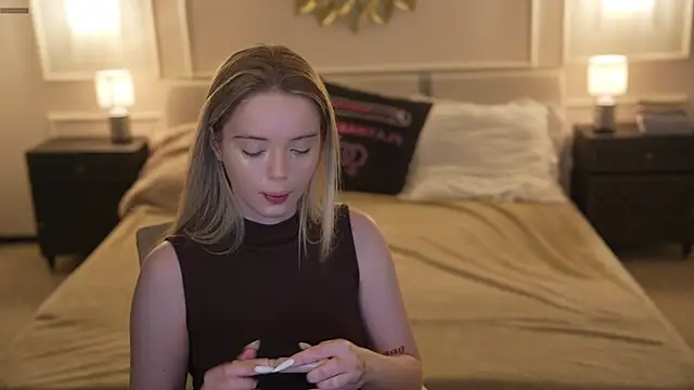 Snapshot of Cassy-Celestial_ chatting on 11-09-25, 08:56 Cassy-Celestial online show from 11-09-25, 08:56