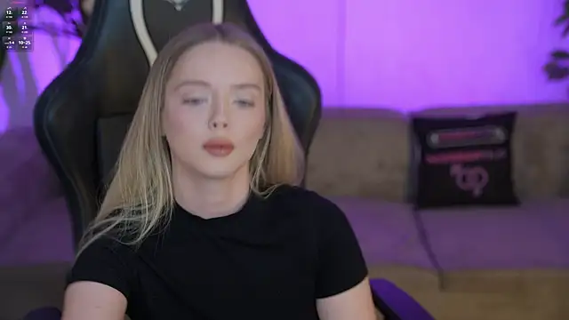 Snapshot of Cassy-Celestial_ chatting on 11-16-25, 09:04 Cassy-Celestial online show from 11-16-25, 09:04