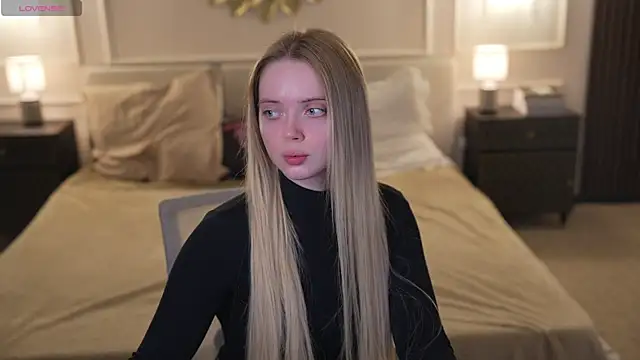 Snapshot of Cassy-Celestial_ chatting on 11-17-25, 08:31 Cassy-Celestial online show from 11-17-25, 08:31