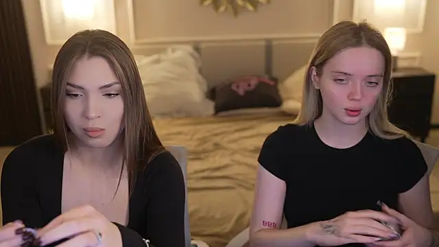 Snapshot of Cassy-Celestial_ chatting on 11-30-25, 08:18 Cassy-Celestial online show from 11-30-25, 08:18