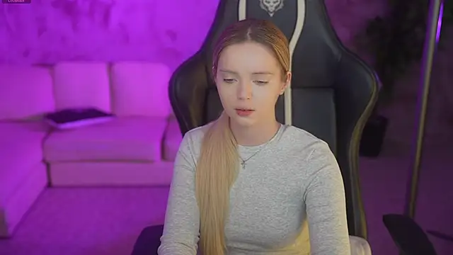 Snapshot of Cassy-Celestial_ chatting on 12-01-25, 08:52 Cassy-Celestial online show from 12-01-25, 08:52