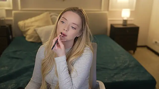 Snapshot of Cassy-Celestial_ chatting on 12-14-25, 08:09 Cassy-Celestial online show from 12-14-25, 08:09