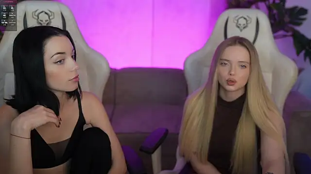 Snapshot of Cassy-Celestial_ chatting on 12-17-25, 11:38 Cassy-Celestial online show from 12-17-25, 11:38