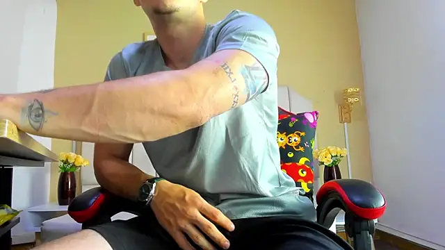 Snapshot of juan_prior chatting on 12-18-25, 01:39 juan prior online show from 12-18-25, 01:39