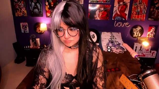 Snapshot of anne_cross chatting on 01-10-25, 04:33 anne cross online show from 01-10-25, 04:33