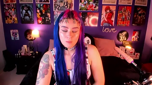 Snapshot of anne_cross chatting on 02-04-25, 02:39 anne cross online show from 02-04-25, 02:39