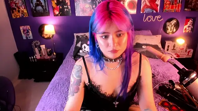 Snapshot of anne_cross chatting on 03-22-25, 12:17 anne cross online show from 03-22-25, 12:17